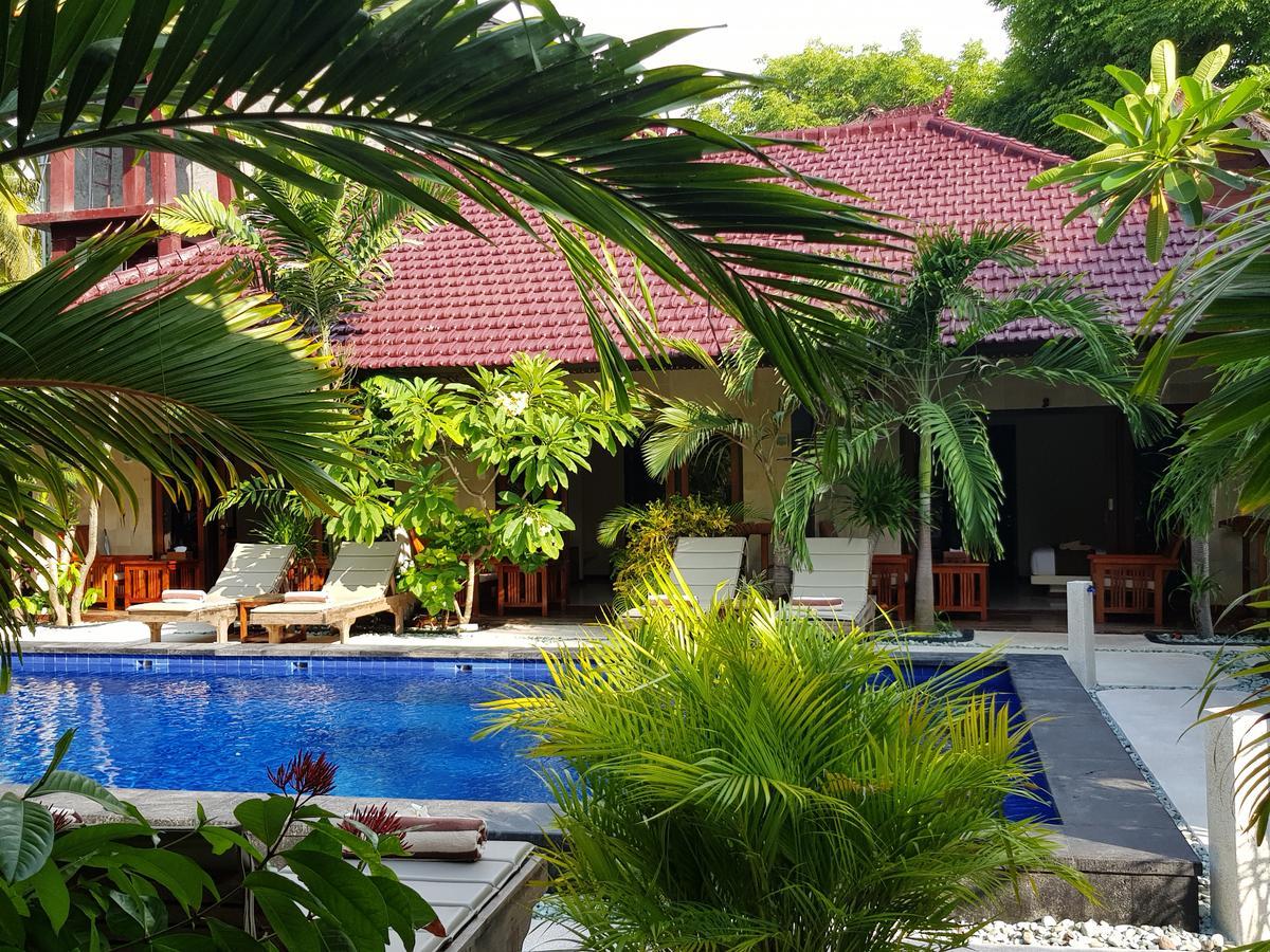 Guest house Senang 4*